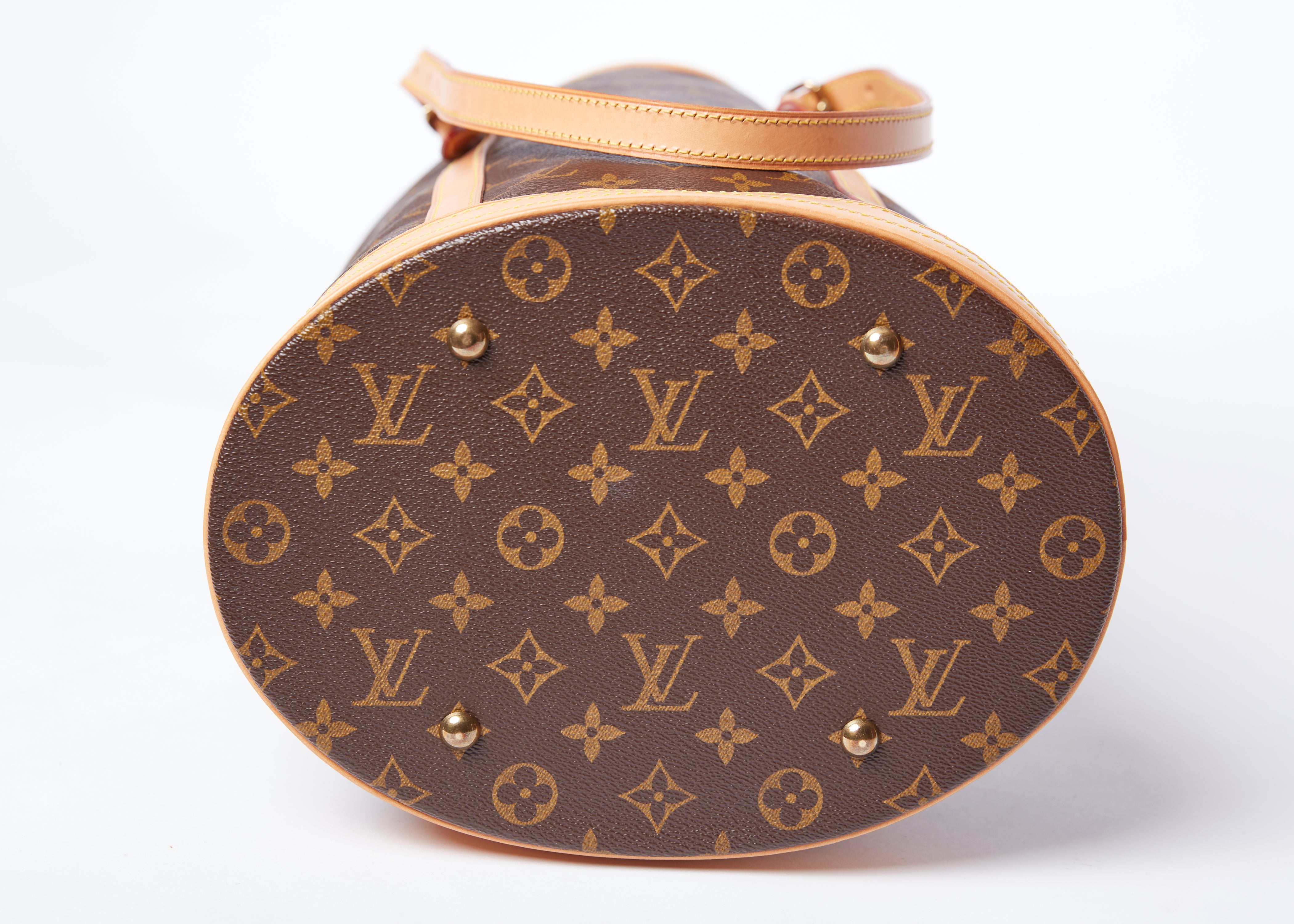 Louis Vuitton Bucket Bag GM honeylambhaus