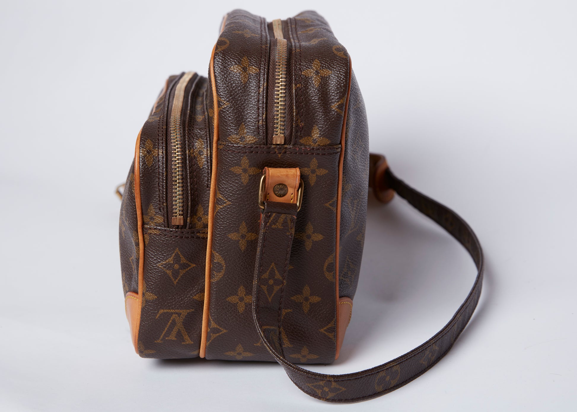 Louis Vuitton Nile Monogram Crossbody Shoulder Bag AR0096