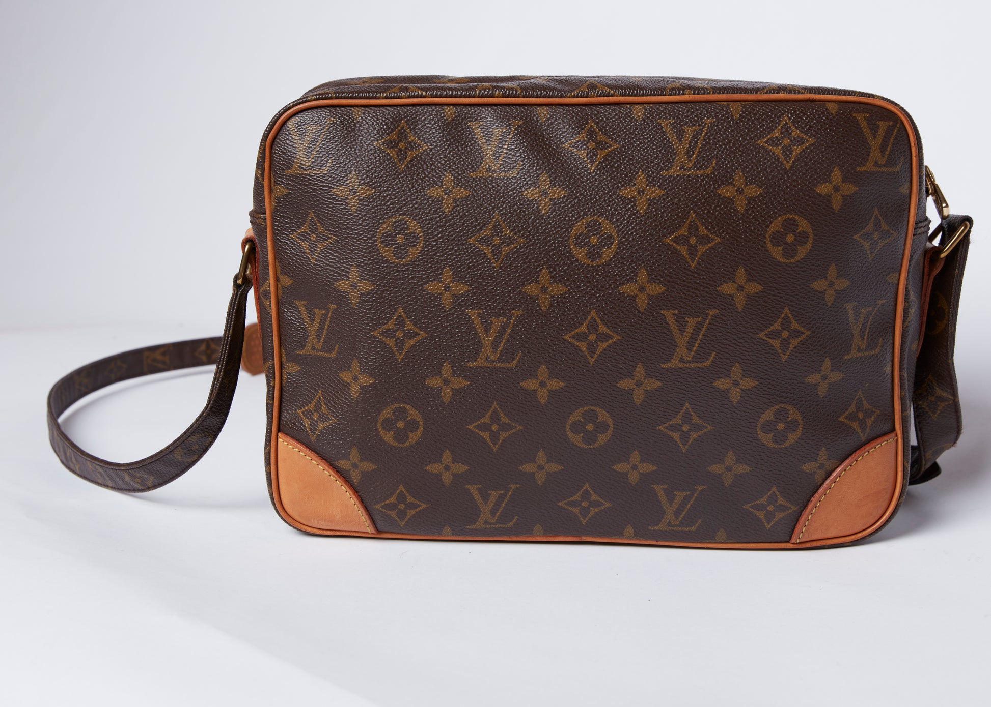 Nile leather crossbody bag Louis Vuitton Brown in Leather - 30663148