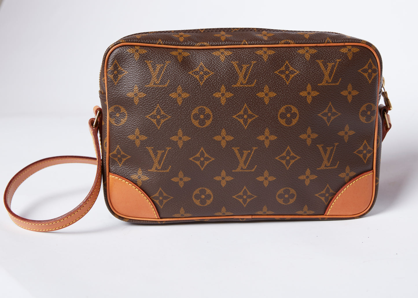 Louis Vuitton Monogram Trocadero 27 cross body bag 8LV415b Leather